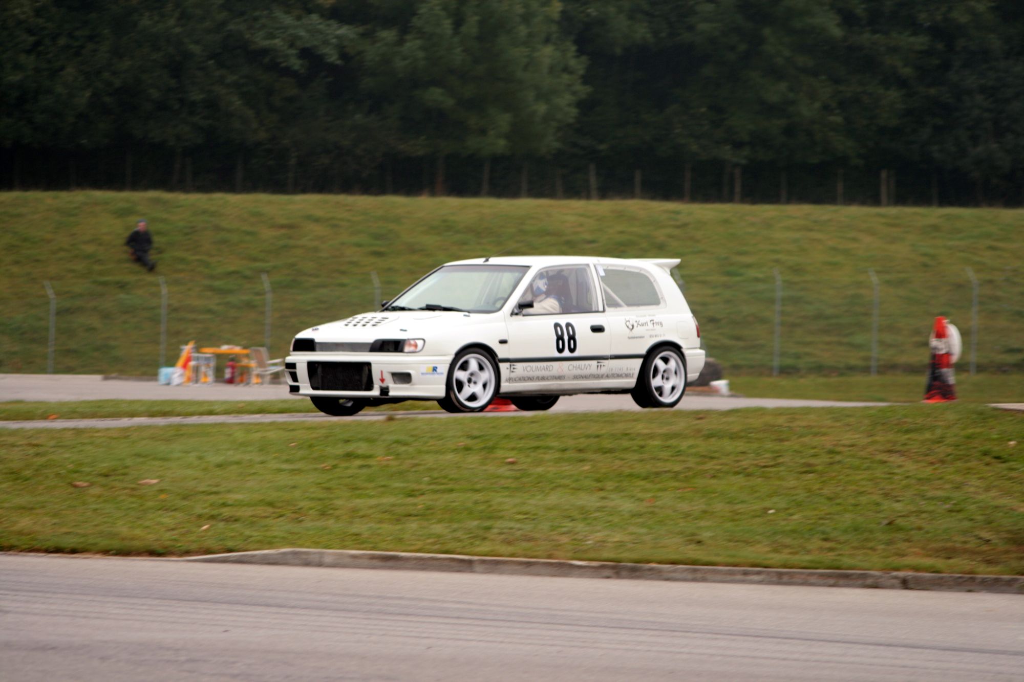 Nissan Sunny RB26 avant kit carrosserie