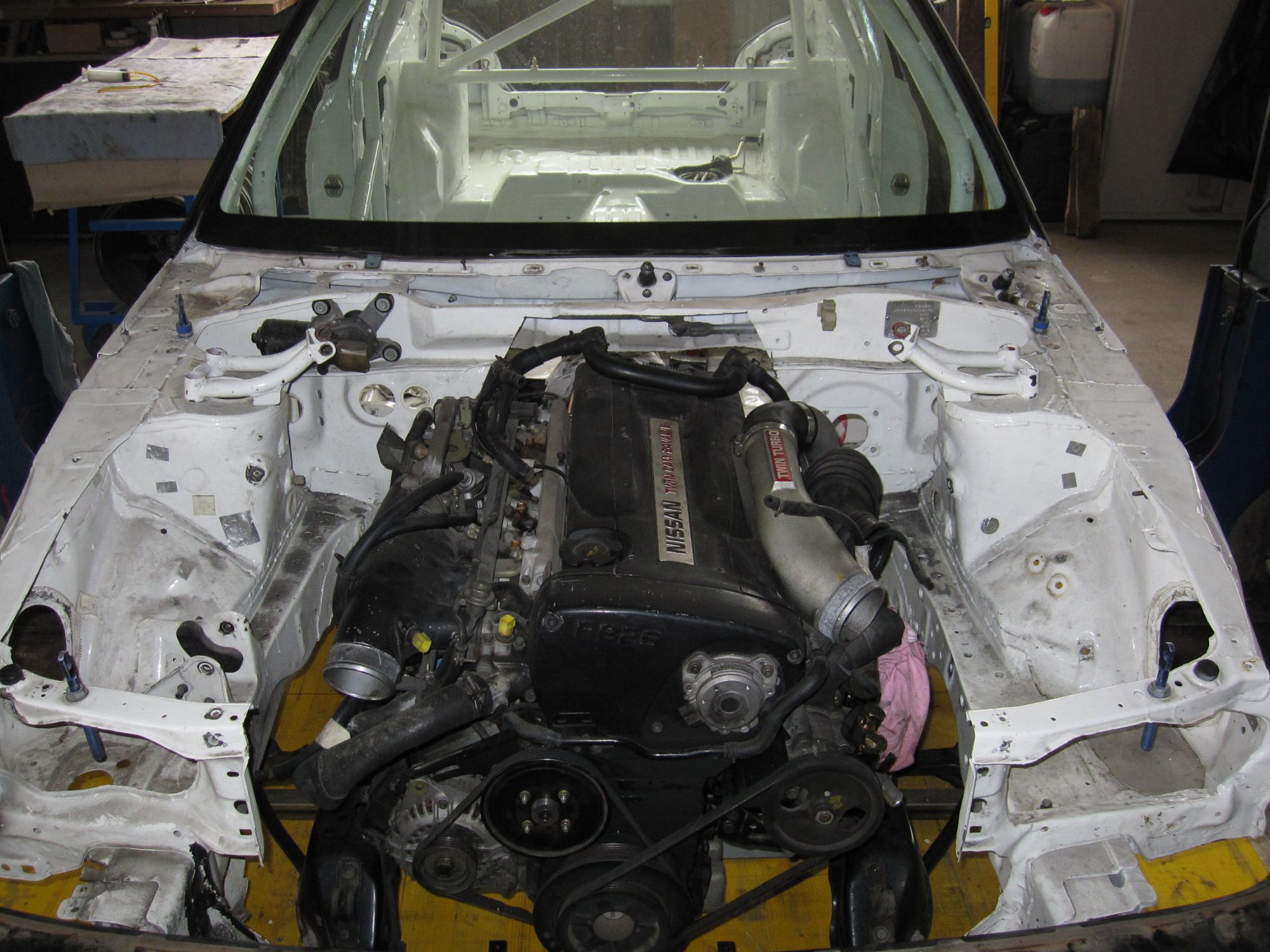 RB26 en place la baie moteur